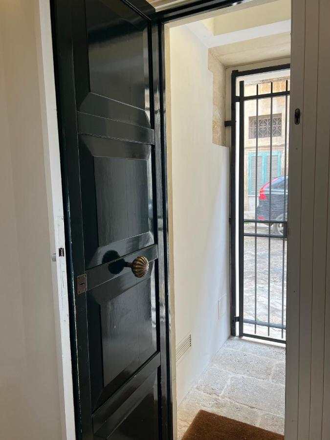 Li Turnisi Apartment Lecce Exteriör bild