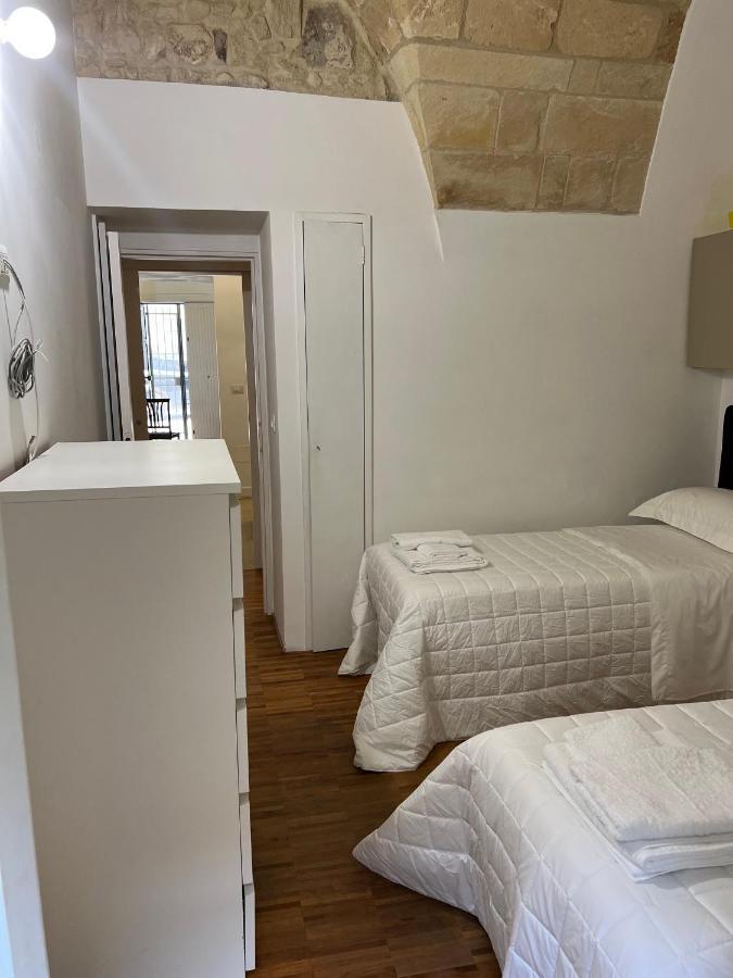 Li Turnisi Apartment Lecce Exteriör bild